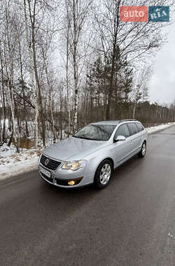 Універсал Volkswagen Passat 2005 в Сарнах