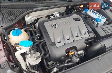 Седан Volkswagen Passat 2012 в Києві