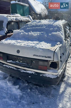 Седан Volkswagen Passat 1988 в Боровій