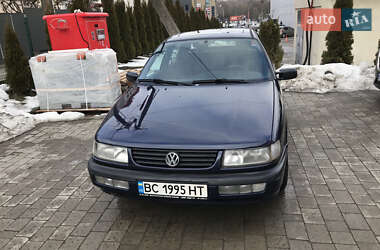Седан Volkswagen Passat 1995 в Львові