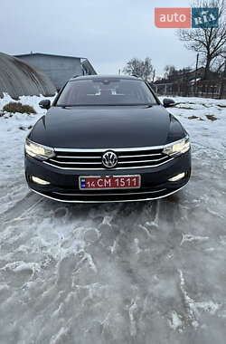 Универсал Volkswagen Passat 2019 в Калуше