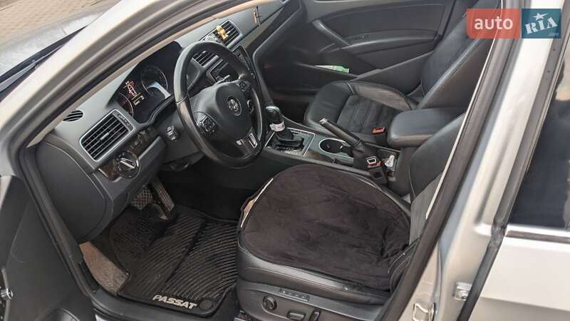 Седан Volkswagen Passat 2015 в Львове