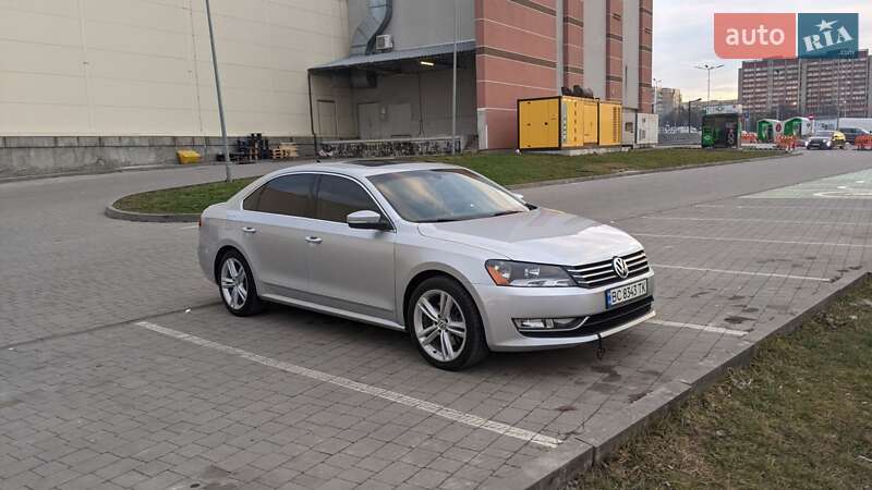 Седан Volkswagen Passat 2015 в Львове