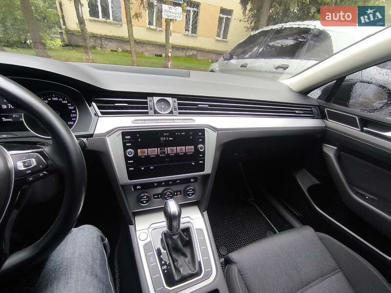 Универсал Volkswagen Passat 2019 в Дрогобыче