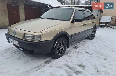 Седан Volkswagen Passat 1989 в Великих Мостах
