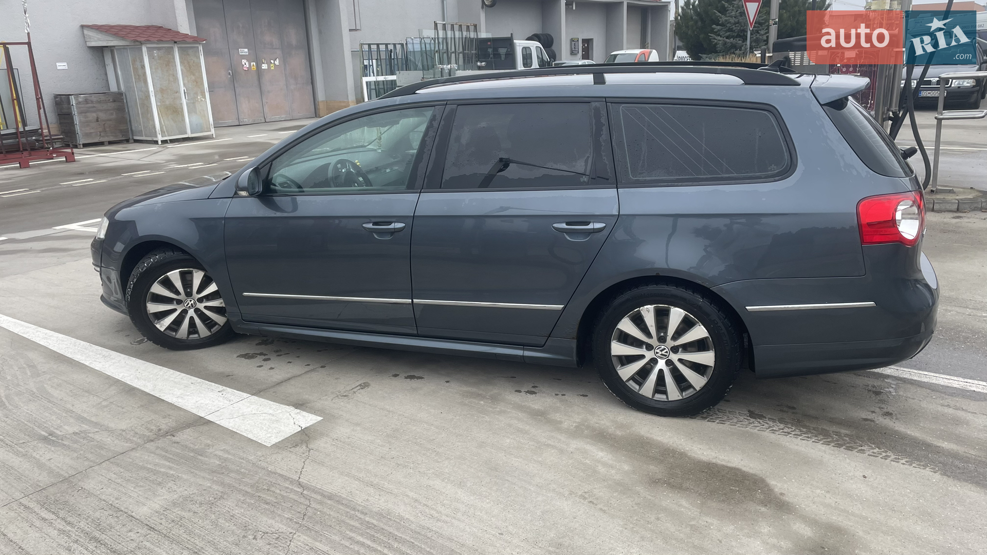 2010 Volkswagen Passat - мініатюра 4