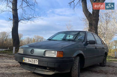 Седан Volkswagen Passat 1990 в Киеве
