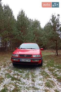 Универсал Volkswagen Passat 1996 в Костополе