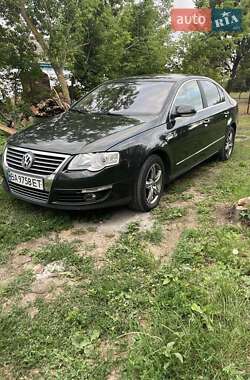 Седан Volkswagen Passat 2005 в Голованевске
