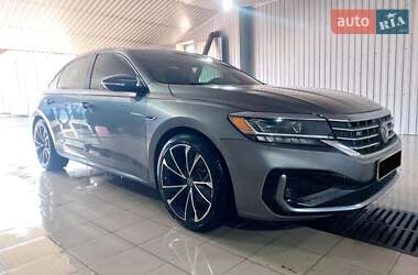 Седан Volkswagen Passat 2020 в Устинівці