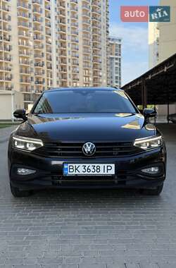 Универсал Volkswagen Passat 2021 в Одессе