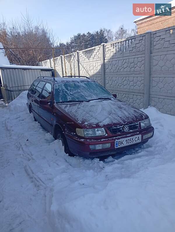 Универсал Volkswagen Passat 1995 в Ровно