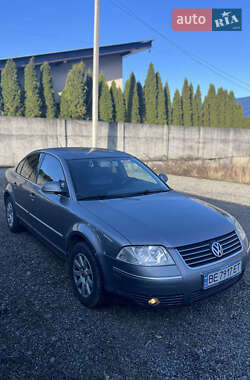 Седан Volkswagen Passat 2004 в Виноградові