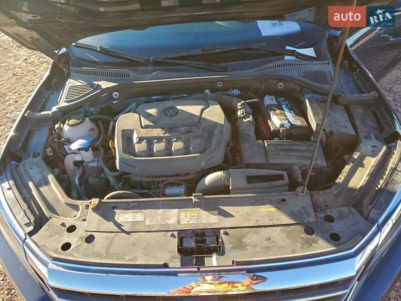 Седан Volkswagen Passat 2021 в Львове