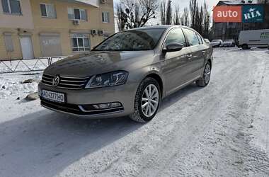 Седан Volkswagen Passat 2014 в Киеве