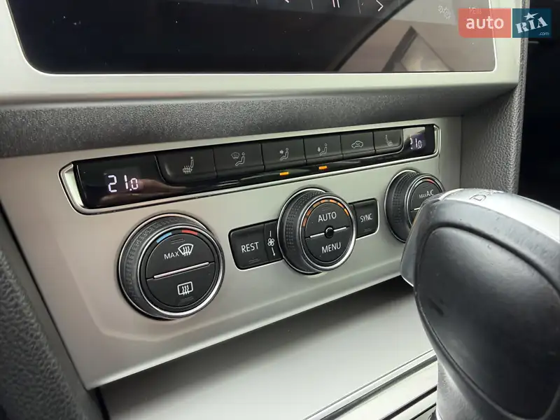 Volkswagen Passat 2017 VIN WVWZZZ3CZJE117175 фото оголошення 70 з 116