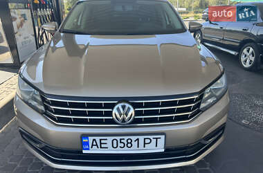 Седан Volkswagen Passat 2016 в Днепре
