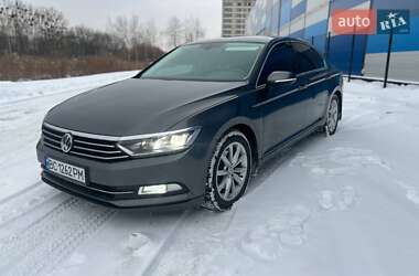 Седан Volkswagen Passat 2015 в Львове