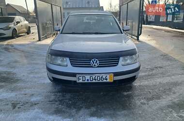 Универсал Volkswagen Passat 1997 в Снятине