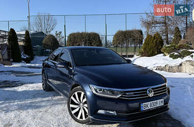 Седан Volkswagen Passat 2016 в Сарнах