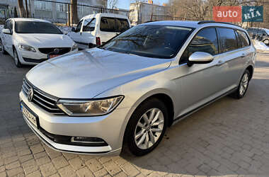 Універсал Volkswagen Passat 2015 в Львові