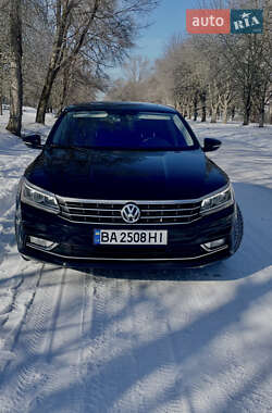 Седан Volkswagen Passat 2016 в Жовтих Водах
