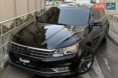 Седан Volkswagen Passat 2015 в Одессе