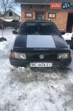 Седан Volkswagen Passat 1991 в Гусятине