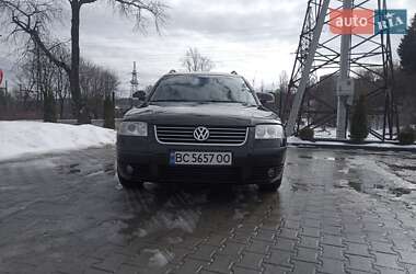 Універсал Volkswagen Passat 2004 в Самборі