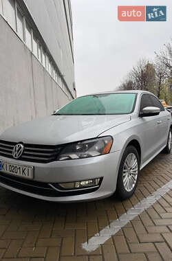 Седан Volkswagen Passat 2013 в Киеве