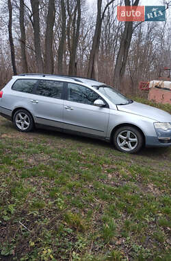 Универсал Volkswagen Passat 2006 в Ивахнах