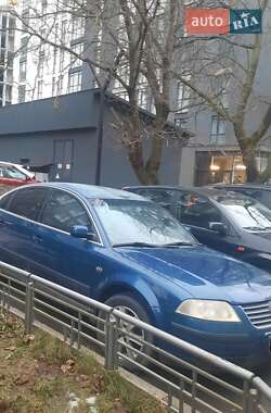 Седан Volkswagen Passat 2001 в Луцке