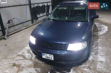 Седан Volkswagen Passat 1997 в Ходореві