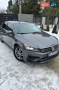 Седан Volkswagen Passat 2016 в Львові