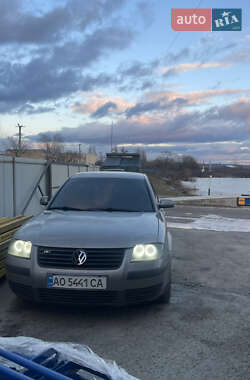 Седан Volkswagen Passat 2001 в Ужгороде