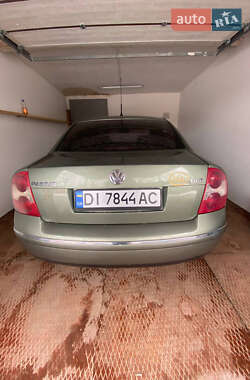 Седан Volkswagen Passat 2002 в Городке