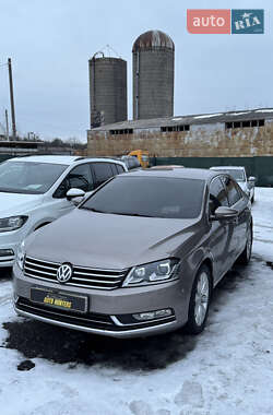 Седан Volkswagen Passat 2011 в Киеве