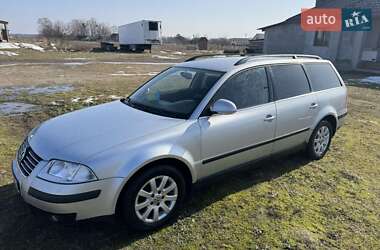 Універсал Volkswagen Passat 2004 в Старій Вижівці
