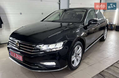 Седан Volkswagen Passat 2020 в Луцьку