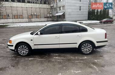 Седан Volkswagen Passat 1999 в Запорожье
