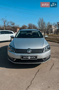 Універсал Volkswagen Passat 2014 в Миколаєві