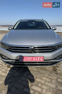 Універсал Volkswagen Passat 2021 в Львові