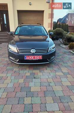 Універсал Volkswagen Passat 2012 в Луцьку