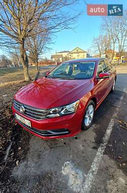 Седан Volkswagen Passat 2016 в Ивано-Франковске