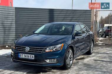 Седан Volkswagen Passat 2018 в Киеве