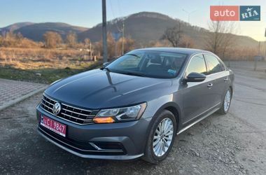 Седан Volkswagen Passat 2016 в Хусті