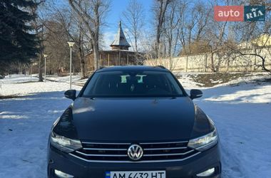 Універсал Volkswagen Passat 2019 в Житомирі
