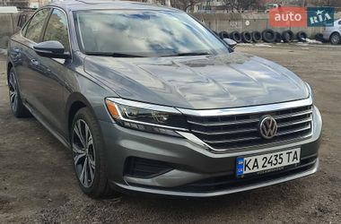 Седан Volkswagen Passat 2021 в Киеве