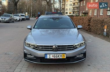 Универсал Volkswagen Passat 2023 в Львове