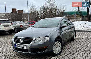 Седан Volkswagen Passat 2008 в Ромнах
